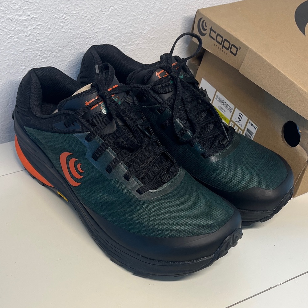 (34) Topo Ultraventure Pro Men's Black and Orange Trail Running Shoes